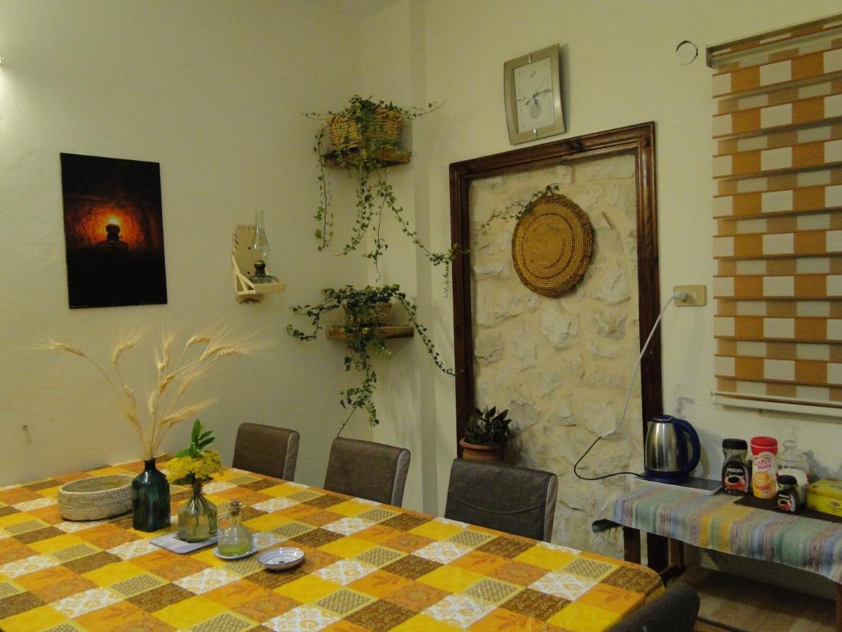 Gadara Rent Room Umm Qays Bagian luar foto